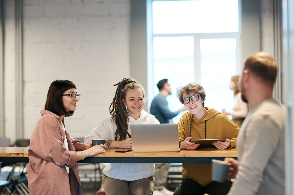 Gen Z professionals struggle with networking confidence Gen Z professionals struggle with networking confidence